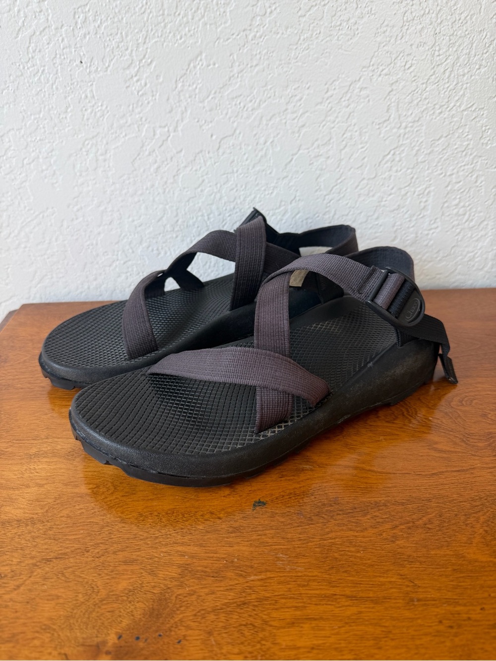 Chaco Men's Black Cross-Strap Outdoor Sandals Size 12